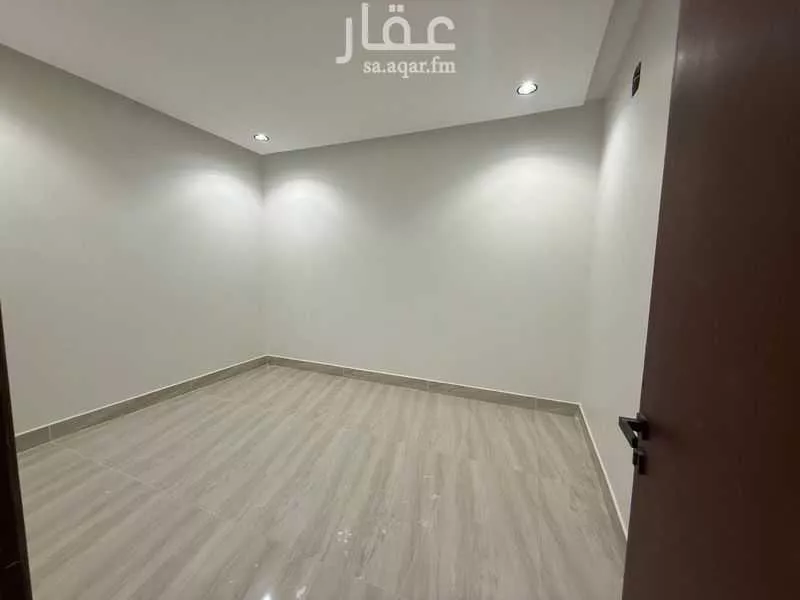 فيلا 5 غرف في الجنادرية 9