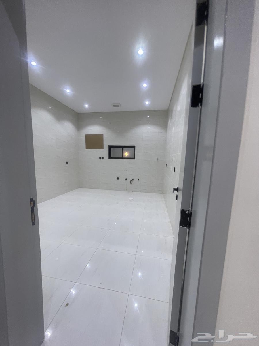 5 bedroom villa in Al Khalidiyyah 2