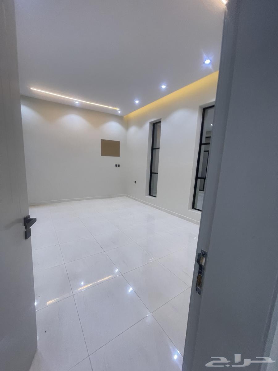 5 bedroom villa in Al Khalidiyyah 4