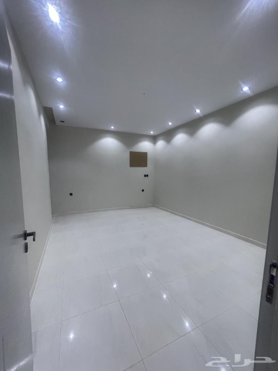 5 bedroom villa in Al Khalidiyyah 6