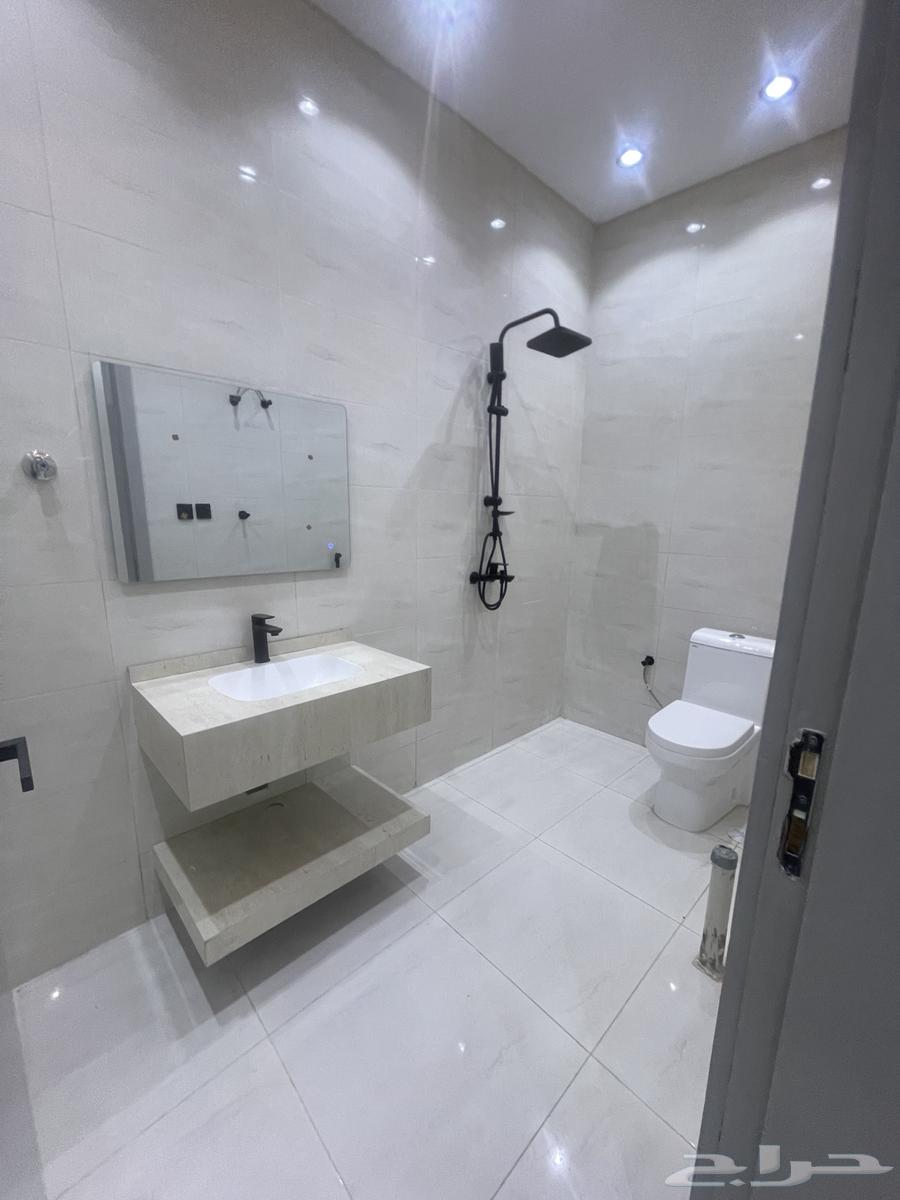 5 bedroom villa in Al Khalidiyyah 8