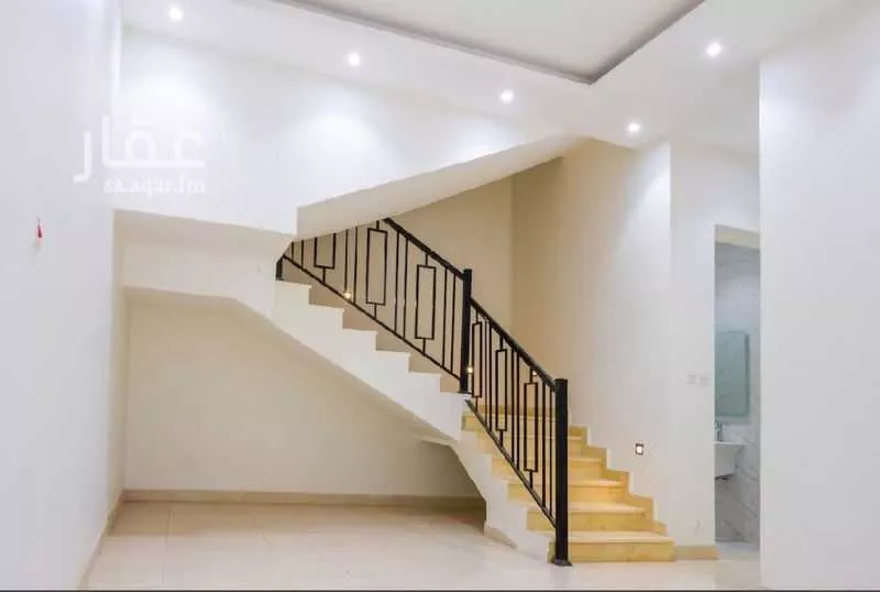 فيلا 5 غرف في الراكة الشمالية 4