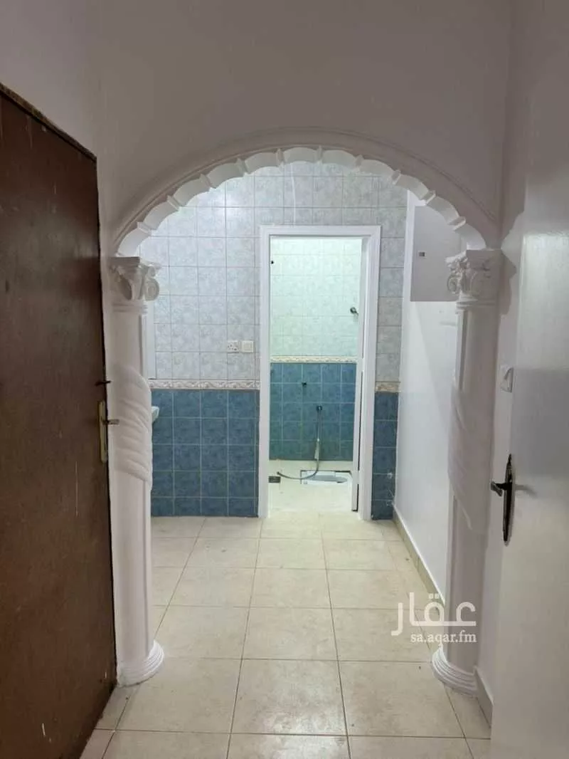 830 sqm building in Al Khaleej 2