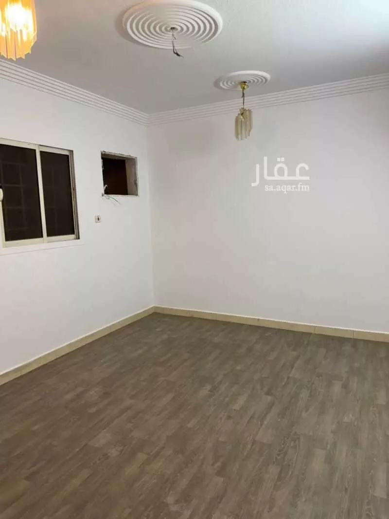 830 sqm building in Al Khaleej 4
