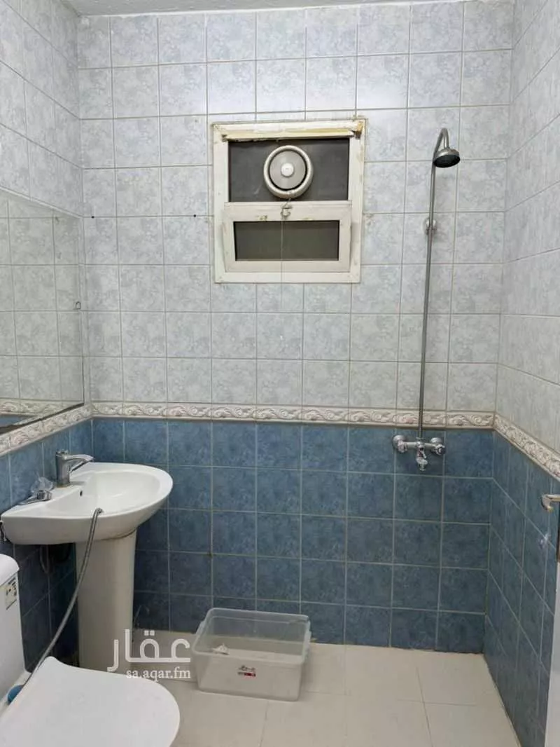 830 sqm building in Al Khaleej 5