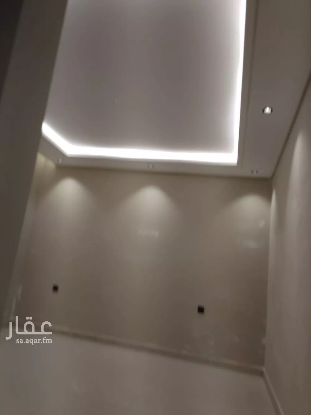 شقة 4 غرف في النزهة 6