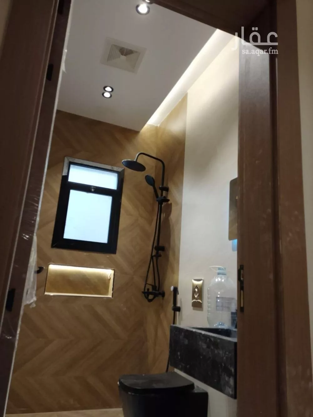 شقة 4 غرف في النزهة 8