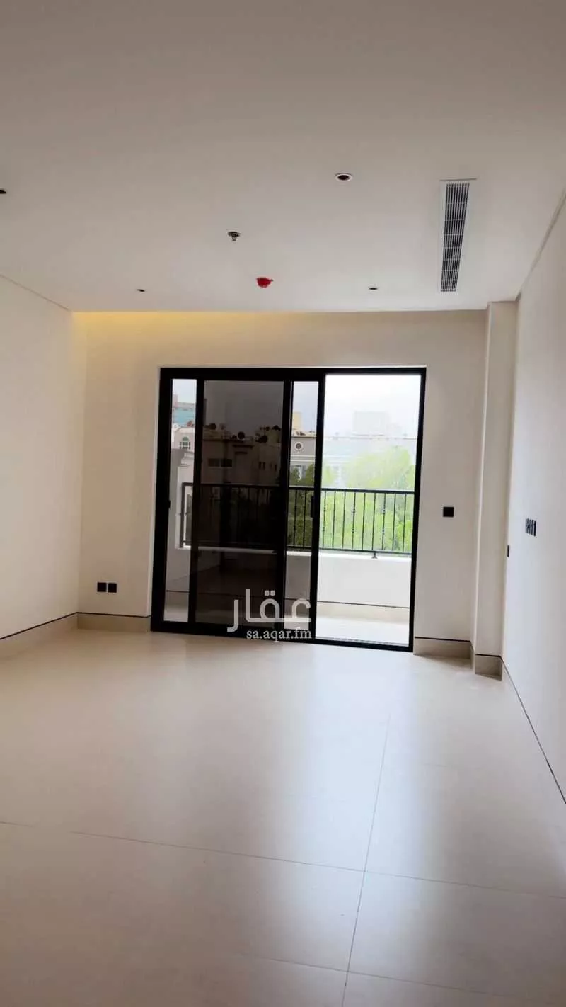 2 bedroom apartment in Al Bandariyah 5