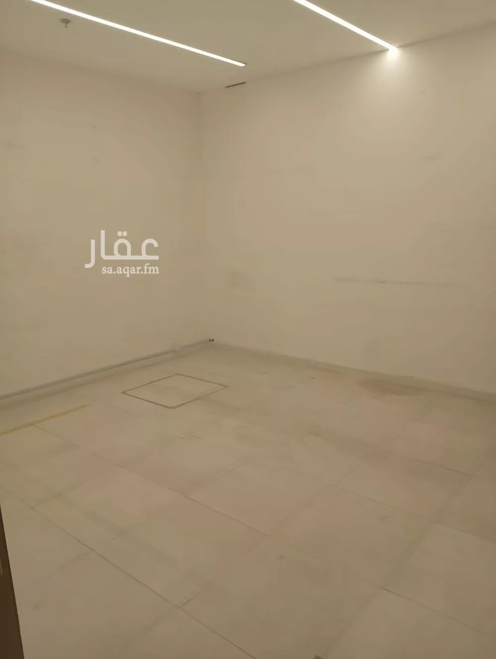 محل 832 م² في الروابي 11