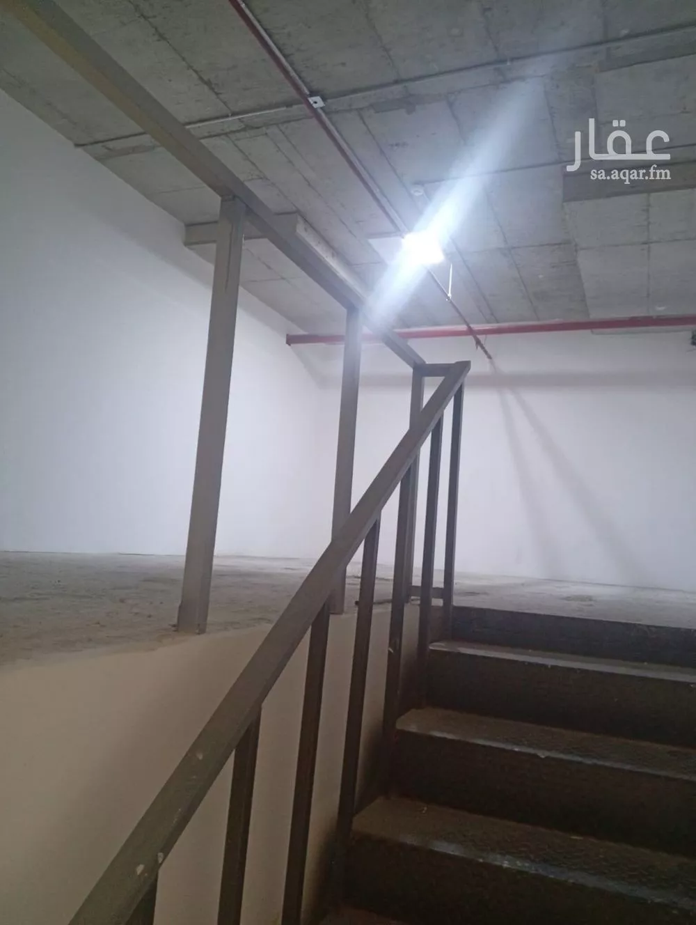 محل 832 م² في الروابي 15