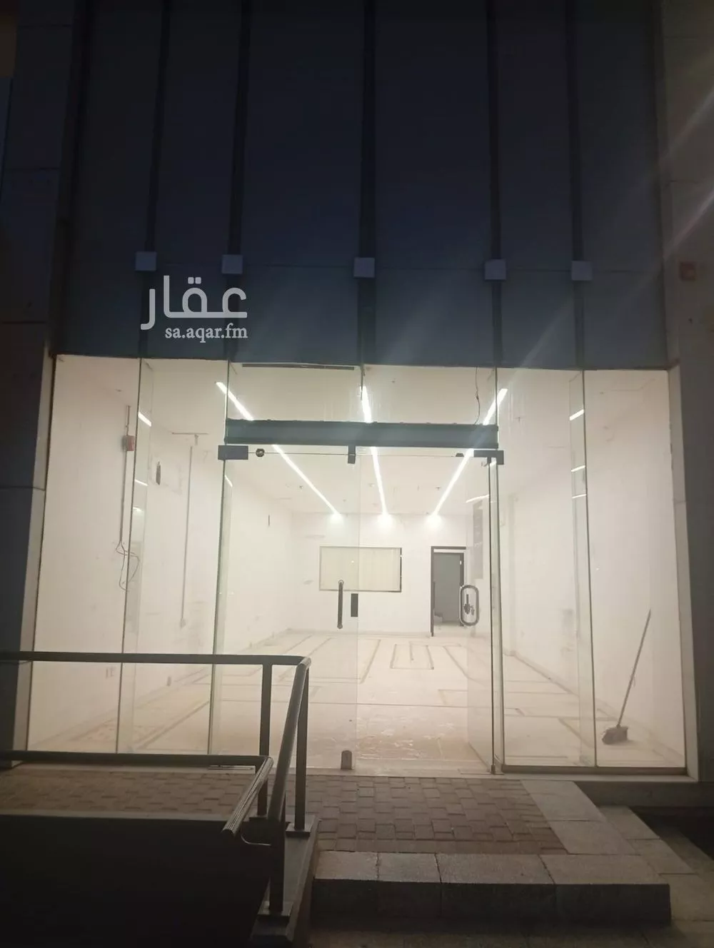 محل 832 م² في الروابي 5