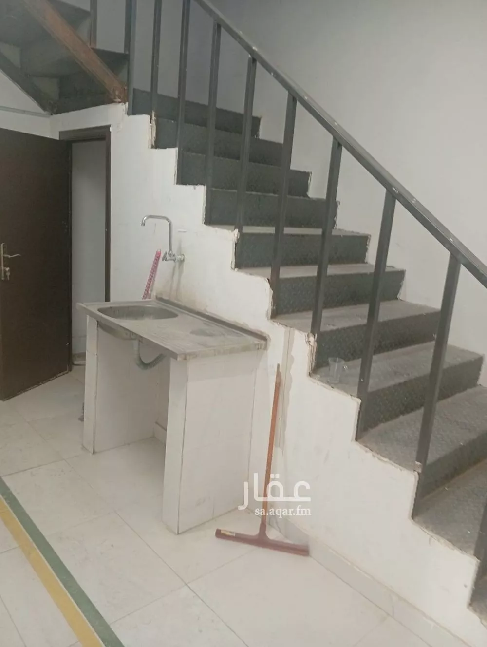 محل 832 م² في الروابي 10