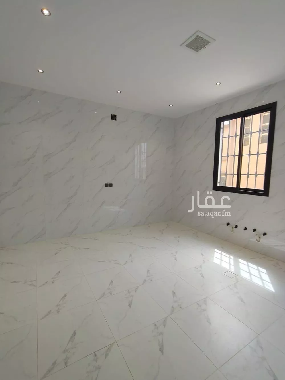 دور 4 غرف في الخليج 3