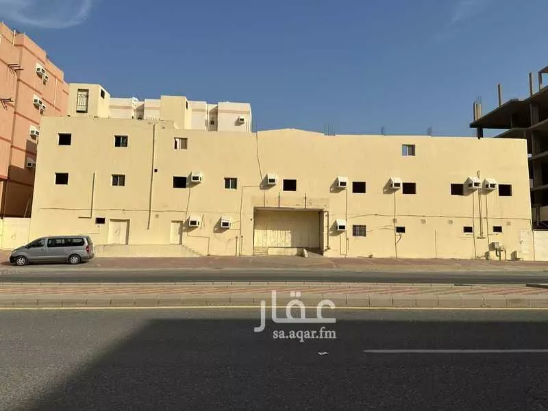 محل 1250 م² في بطحاء قريش 4