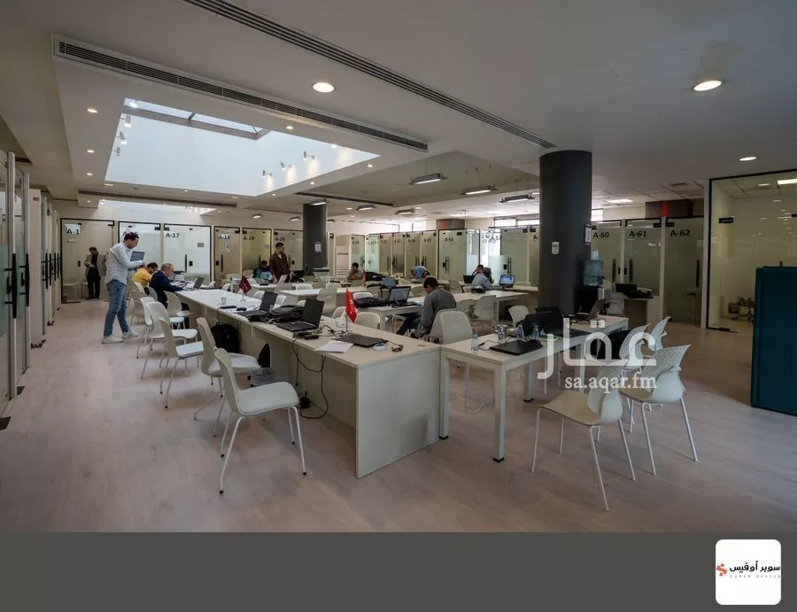 مكتب 10829 م² في الروضة 5