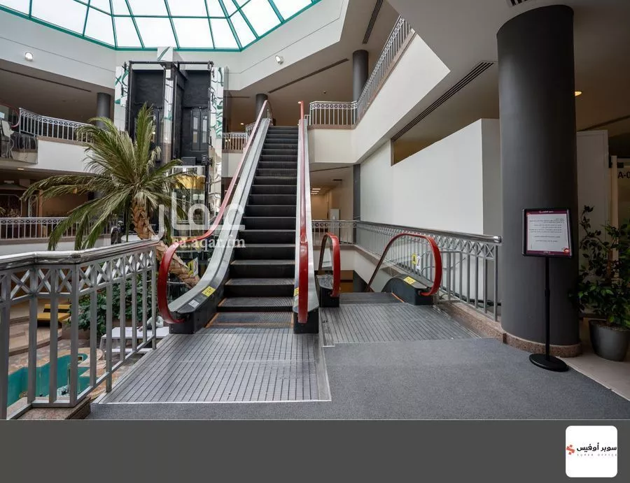 مكتب 10829 م² في الروضة 7