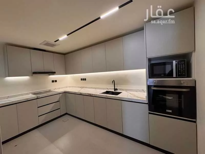 4 bedroom floor in King Fahd 4