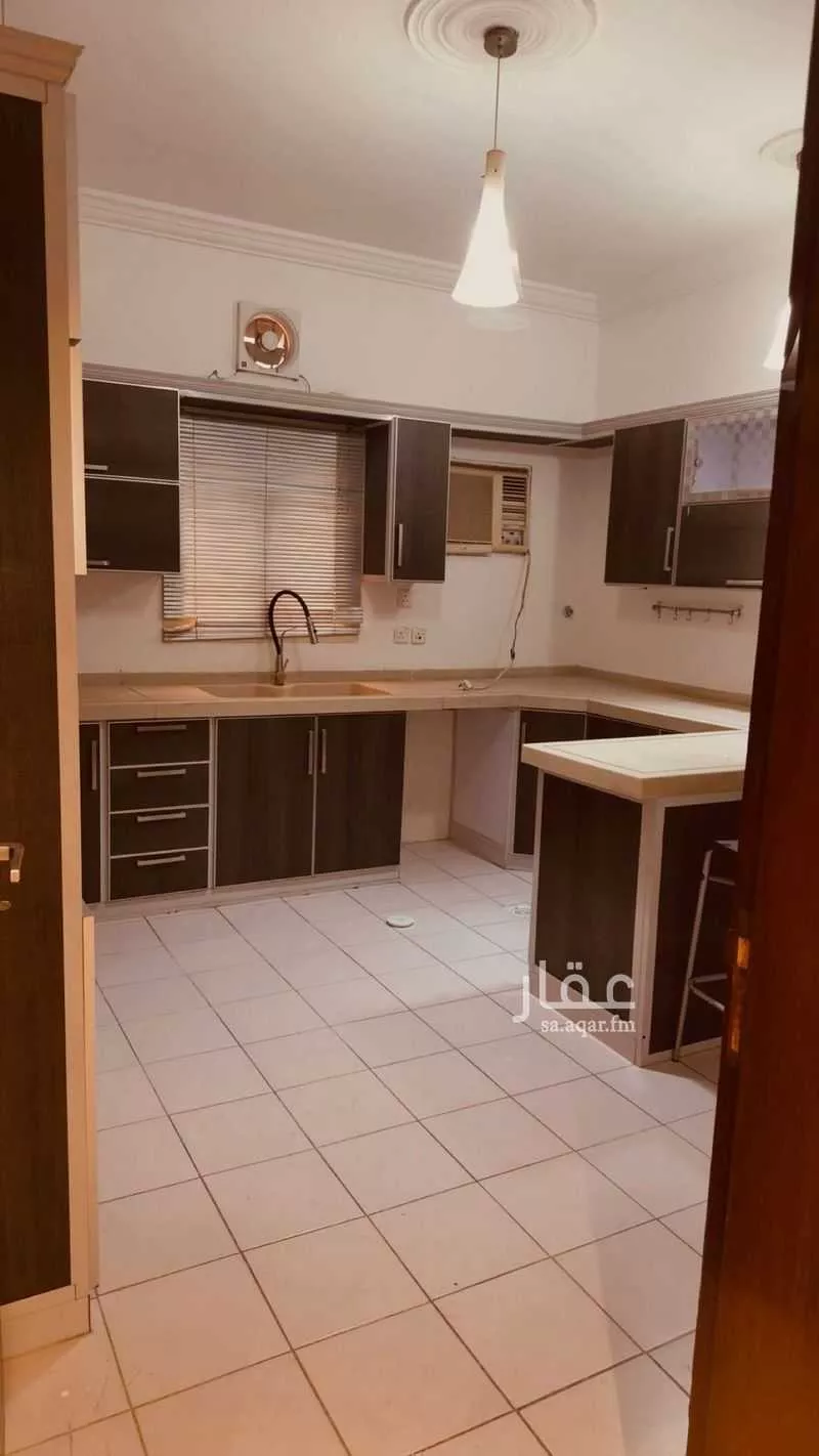 شقة 5 غرف في السامر 4