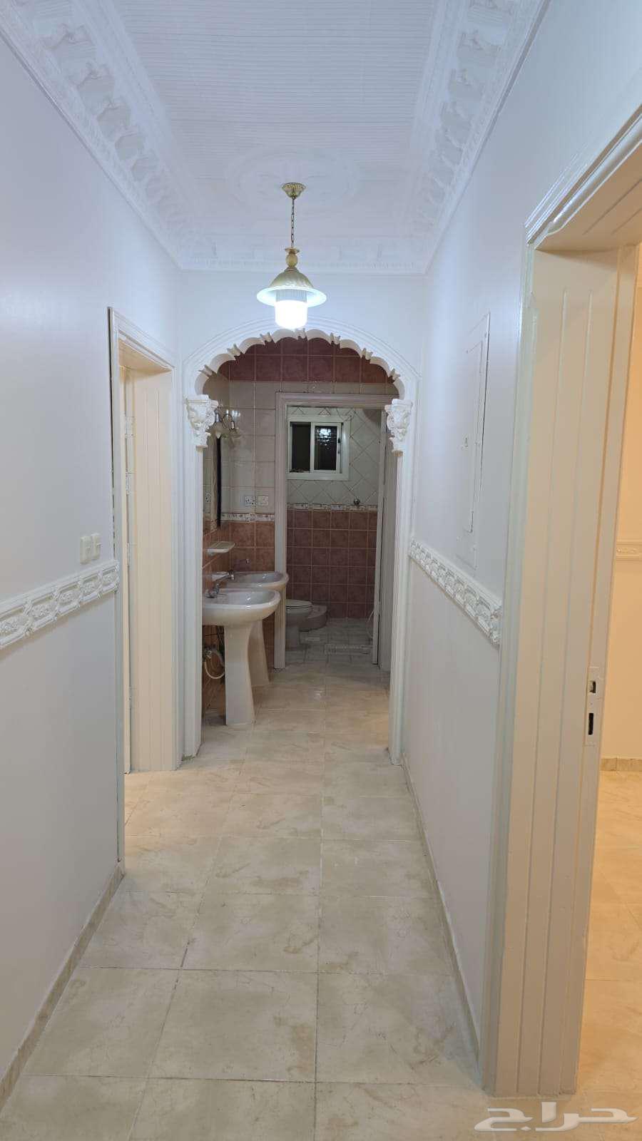 شقة 5 غرف في النسيم 5