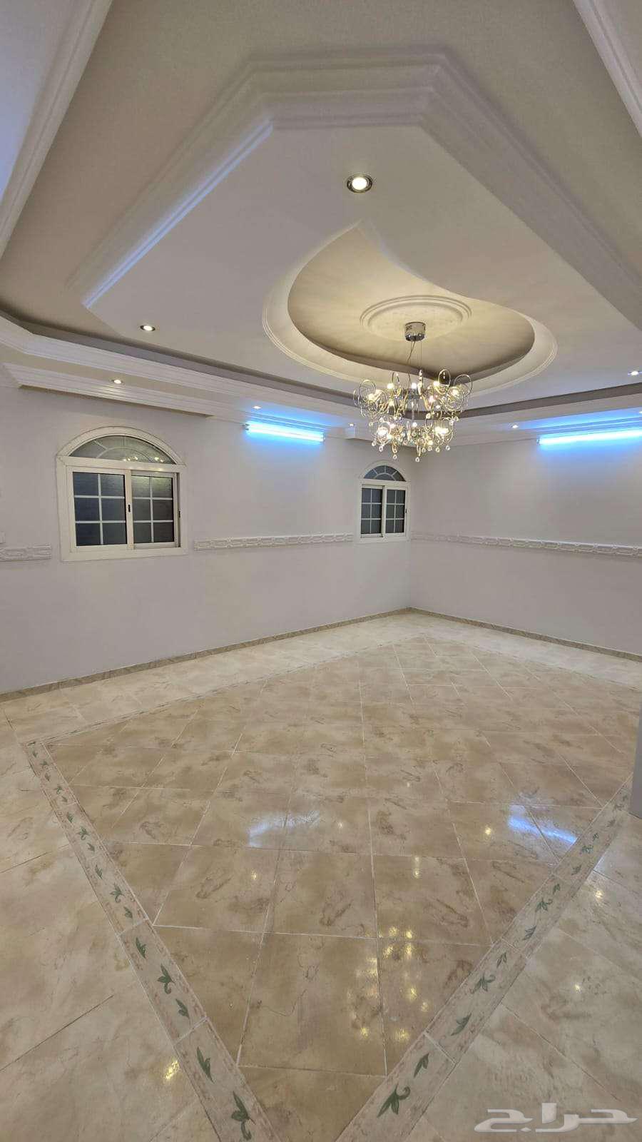 شقة 5 غرف في النسيم 6