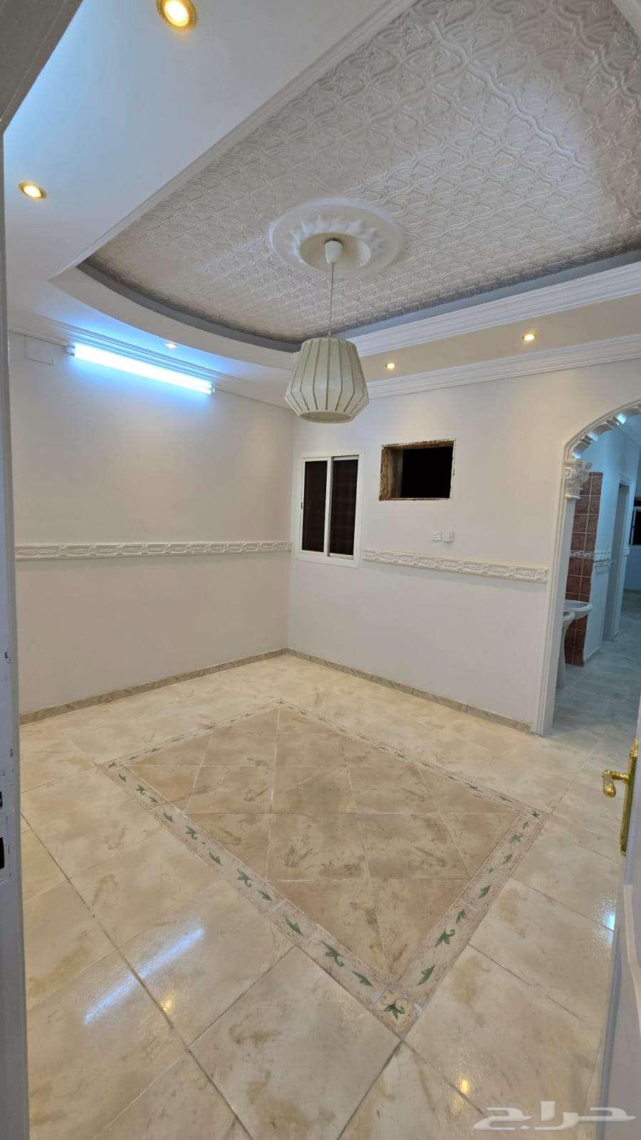 شقة 5 غرف في النسيم 8