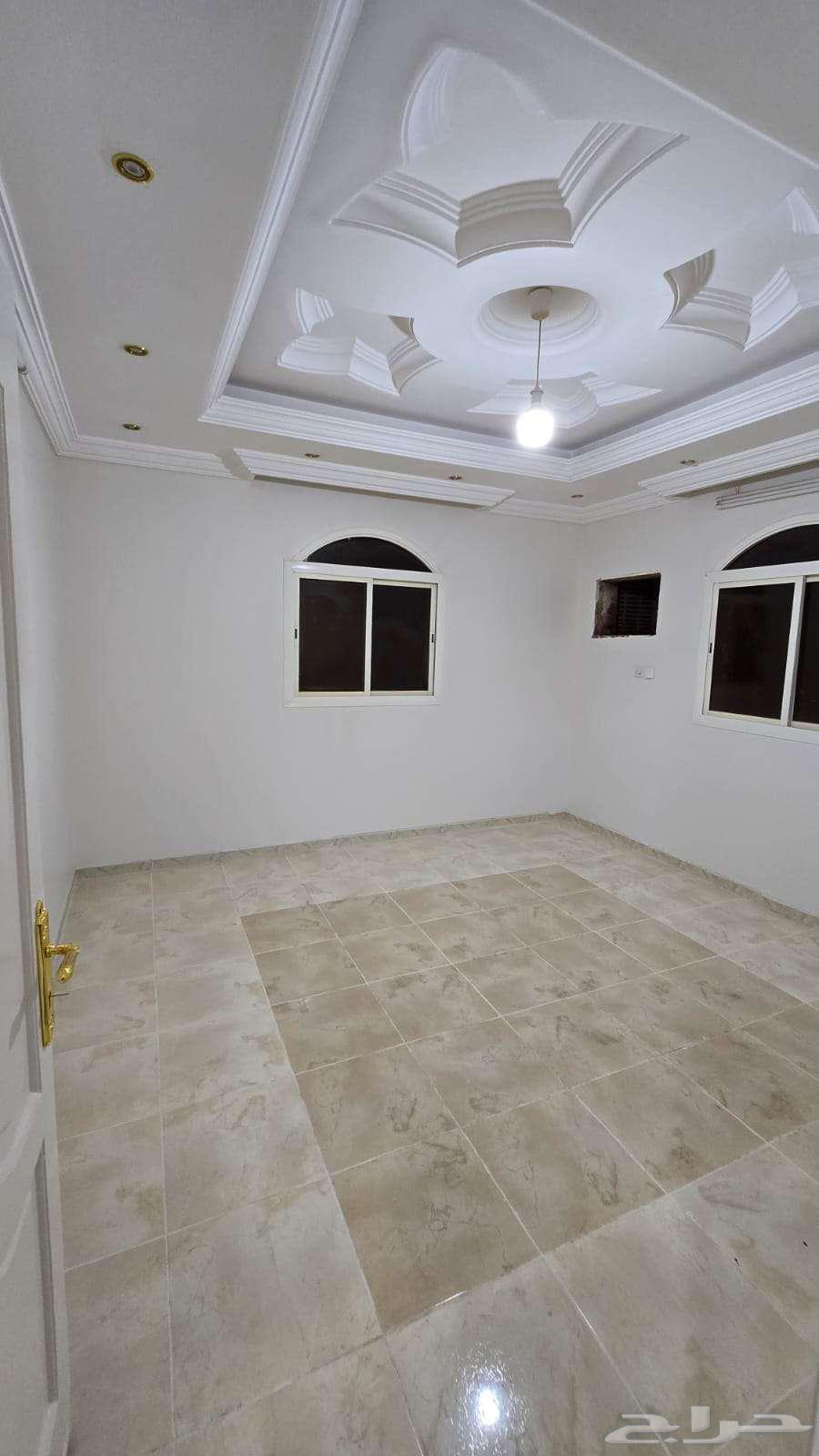 شقة 5 غرف في النسيم 10