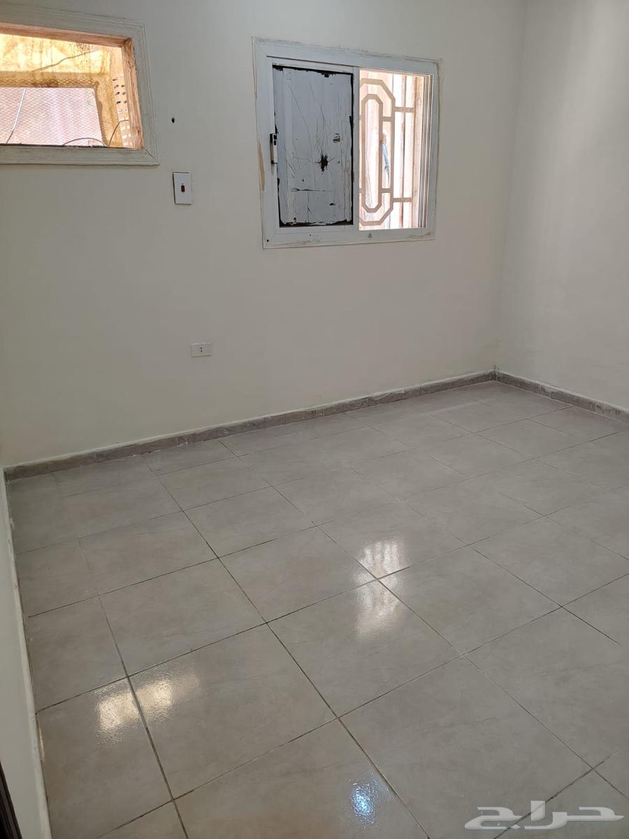 شقة 3 غرف في النزهة 5