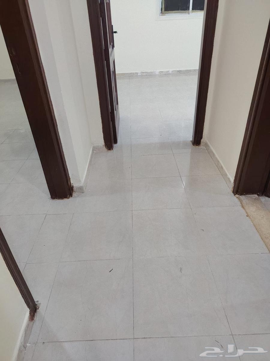 شقة 3 غرف في النزهة 8