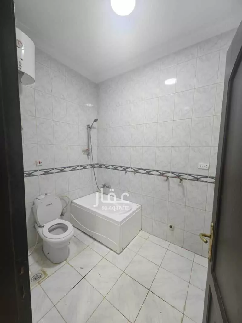 شقة 4 غرف في الواحة 11