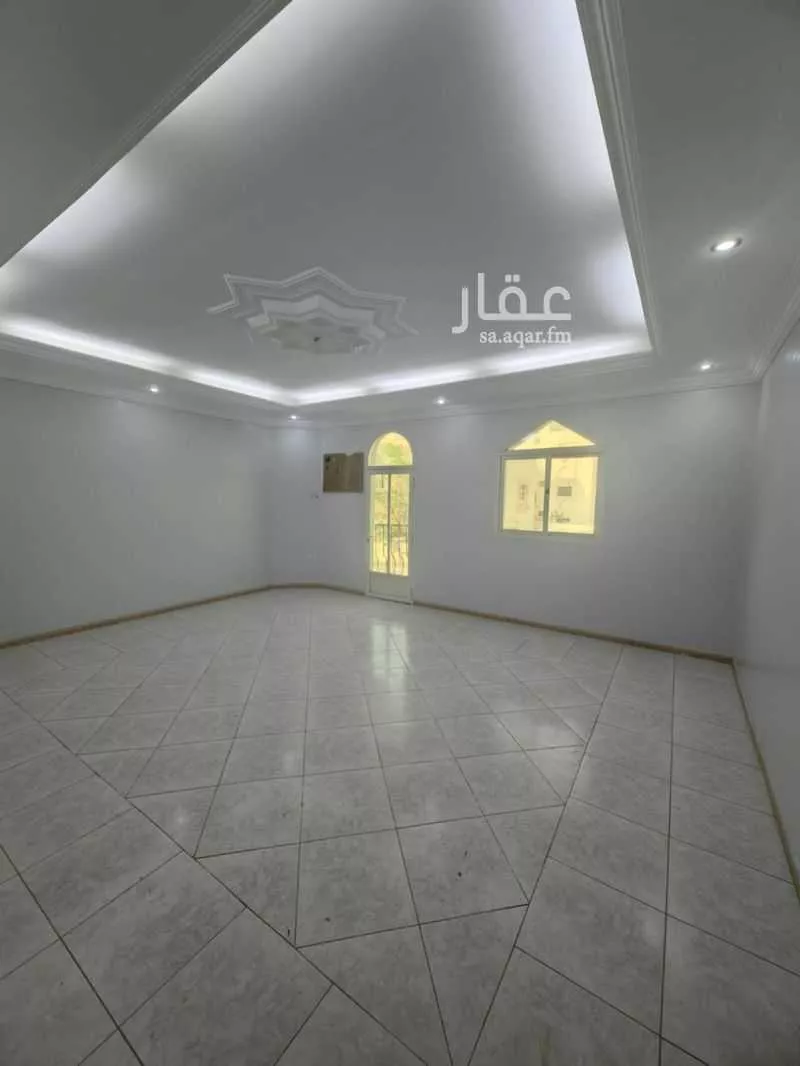 شقة 4 غرف في الواحة 8