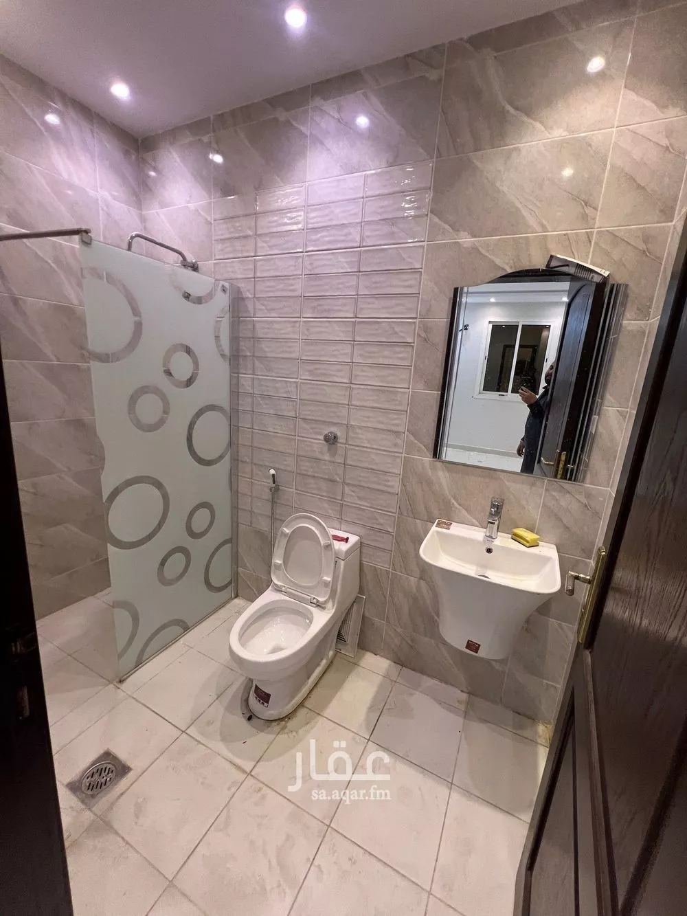 شقة 4 غرف في الواحة 12