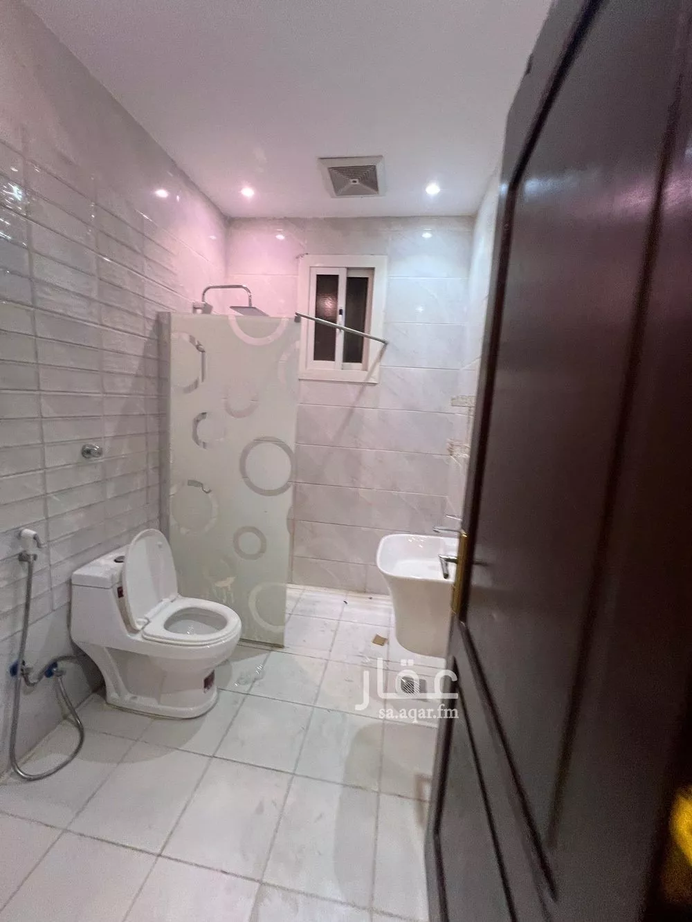 شقة 4 غرف في الواحة 5