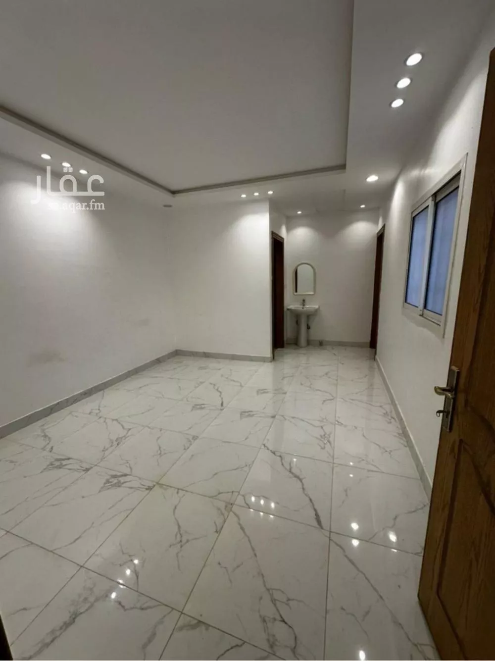 فيلا 4 غرف في عكاظ 13