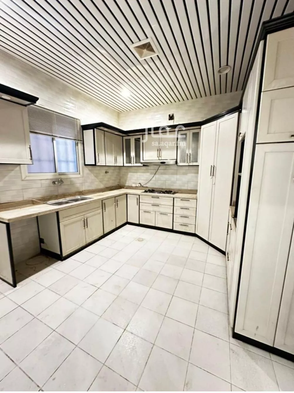 فيلا 4 غرف في عكاظ 16