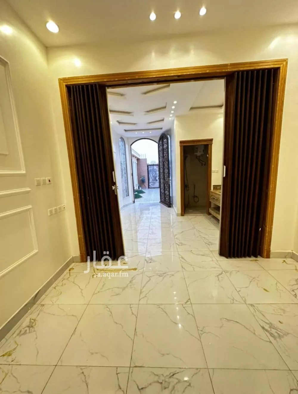 فيلا 4 غرف في عكاظ 3