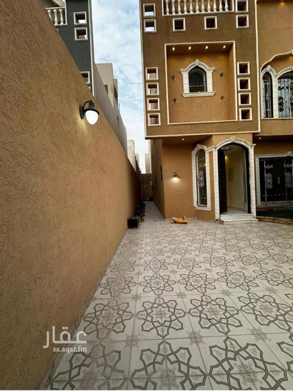 فيلا 4 غرف في عكاظ 22