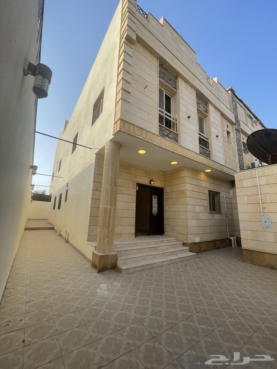 فيلا 6 غرف في الياقوت 2