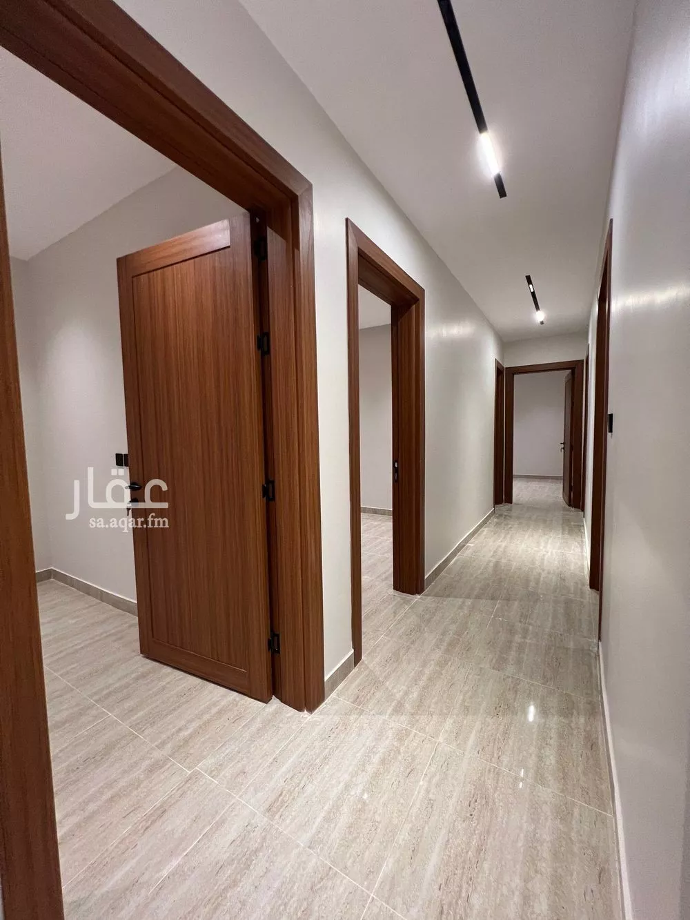 شقة 6 غرف في الندى 2