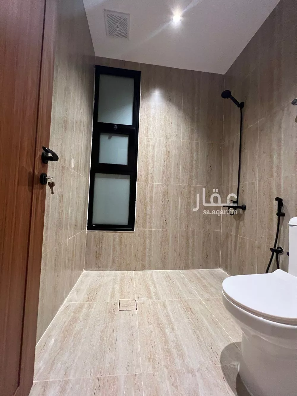 شقة 6 غرف في الندى 3