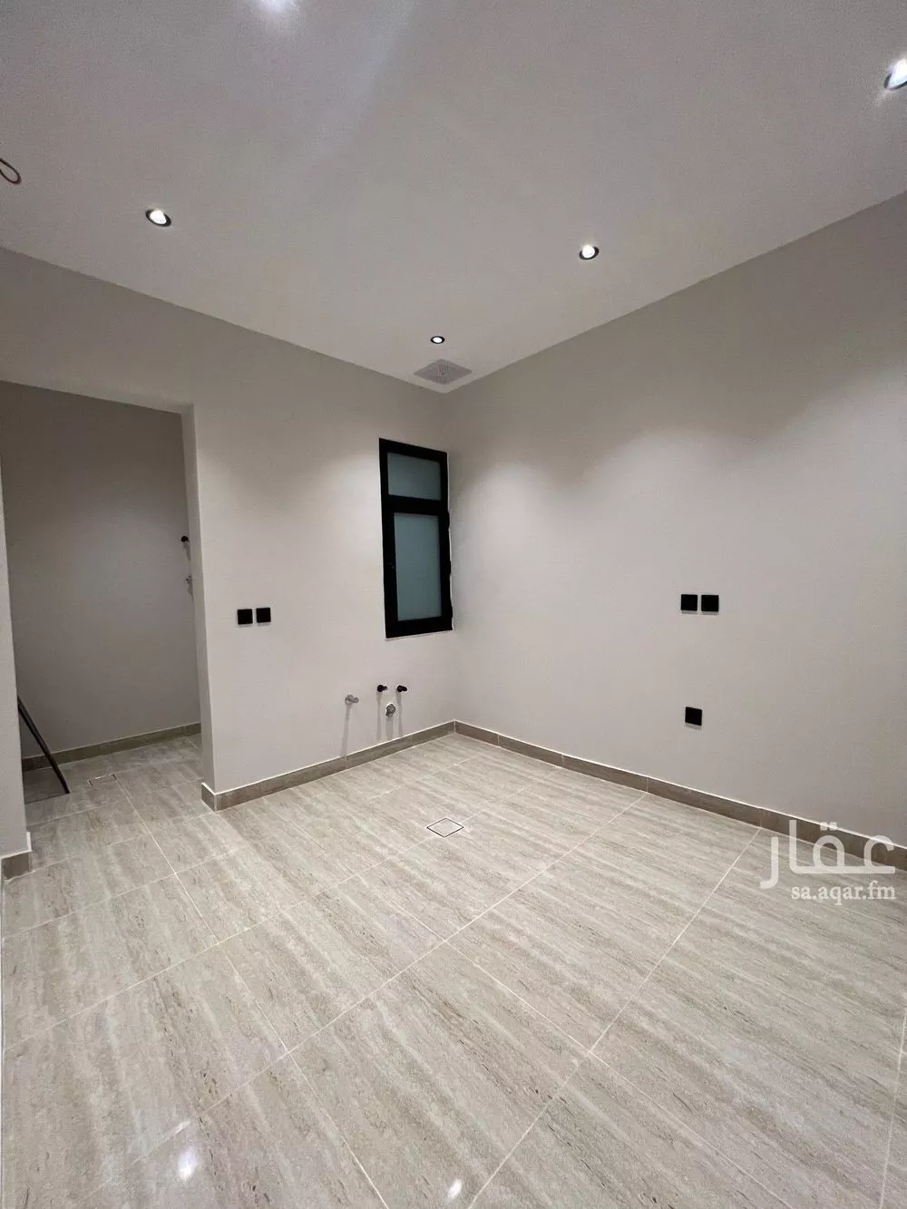 شقة 6 غرف في الندى 4