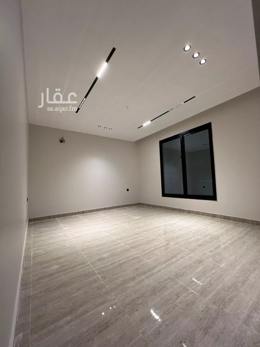 شقة 6 غرف في الندى 7