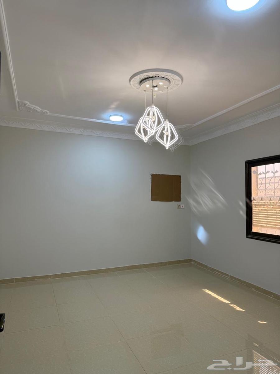 شقة 3 غرف في الشراع 5