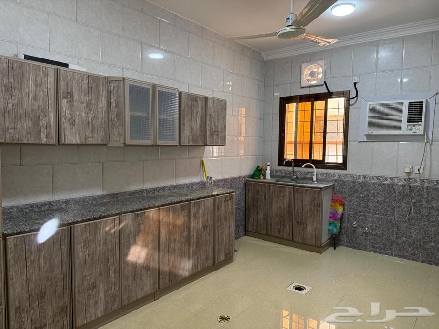 شقة 3 غرف في الشراع 6