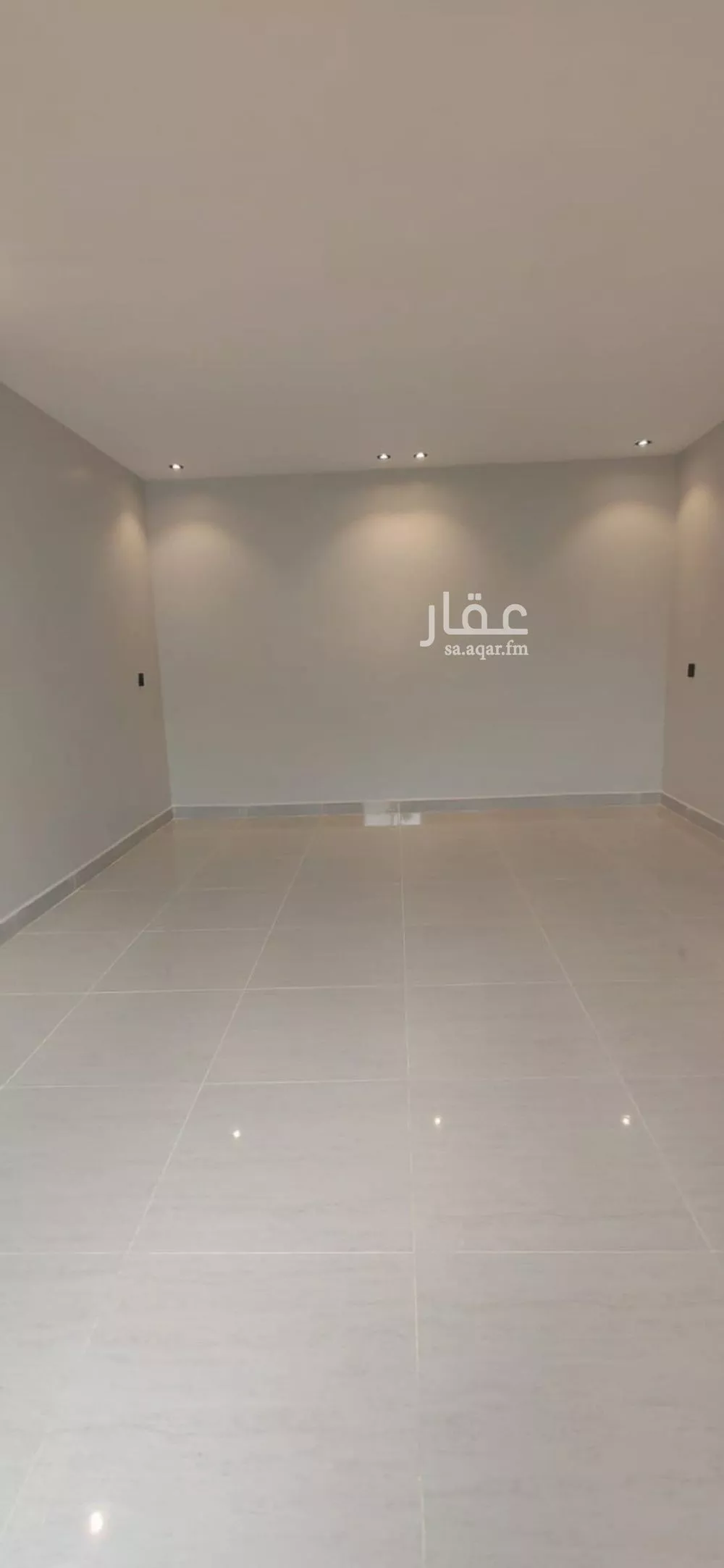 شقة 2 غرف في المربع 8