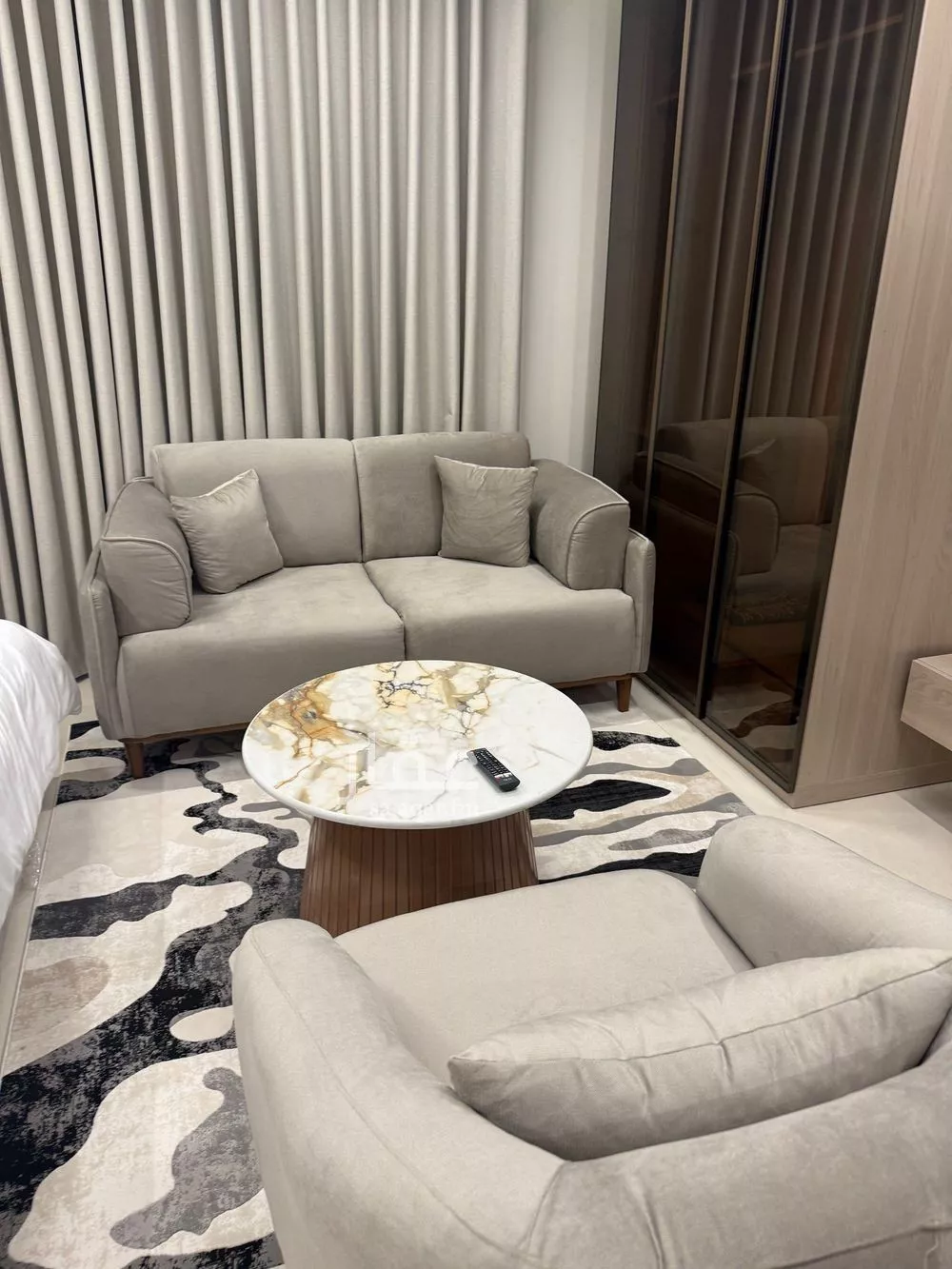 شقة 1 غرف في العقيق 6