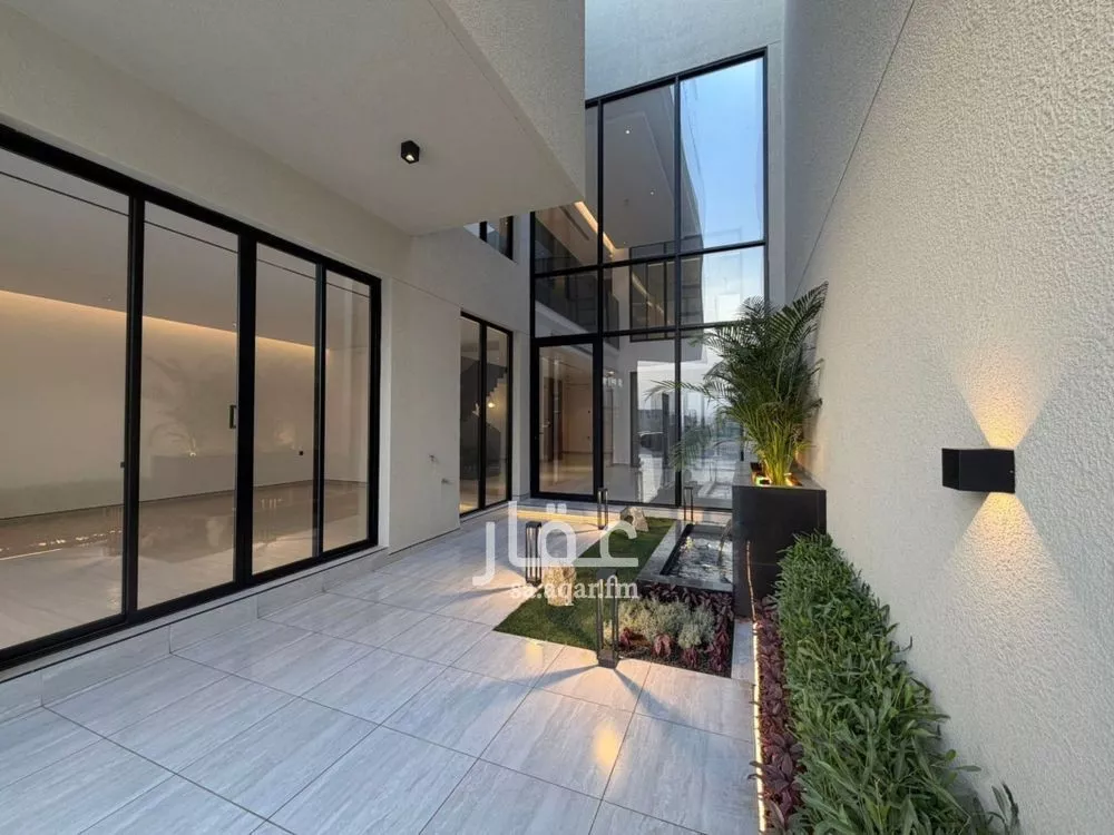 فيلا 6 غرف في العارض 12