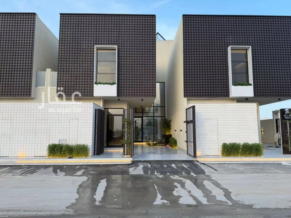 فيلا 6 غرف في العارض 10