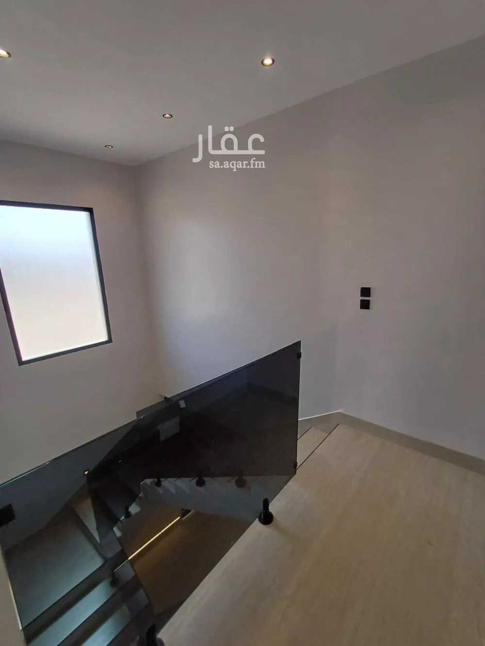 فيلا 6 غرف في الشرق 12