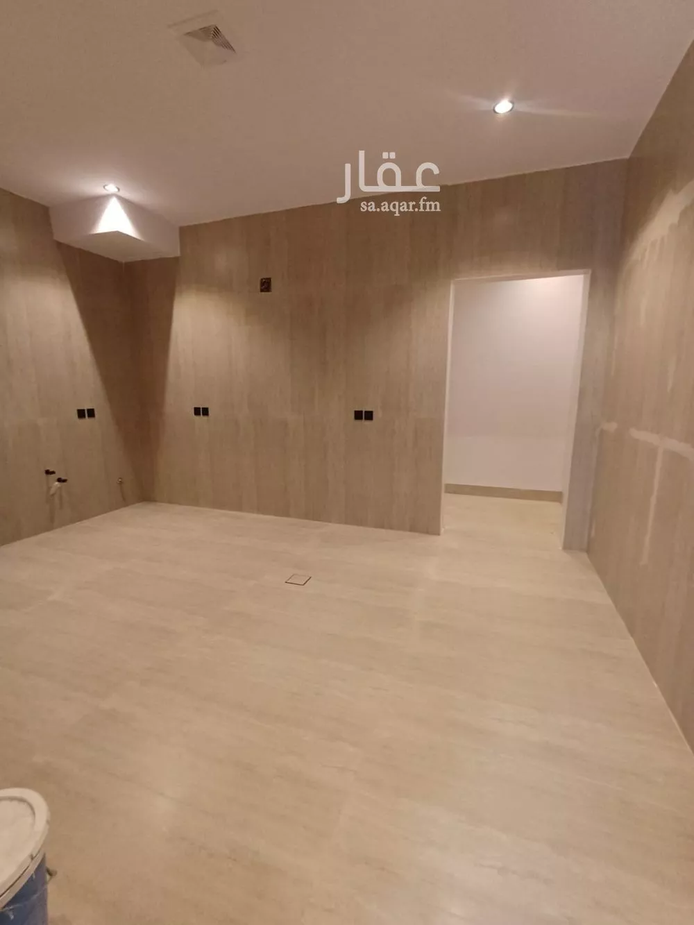 فيلا 6 غرف في الشرق 15