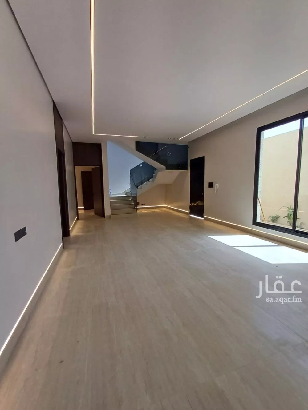 فيلا 6 غرف في الشرق 23